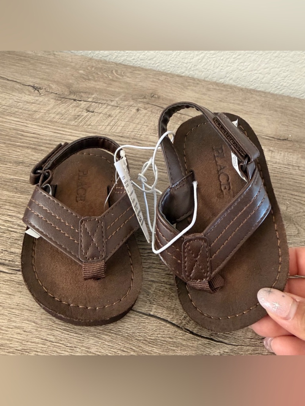 Children’s Place Toddler Boy Sandals Shoe Size 4-5 Brown Back Strap Flip Flops